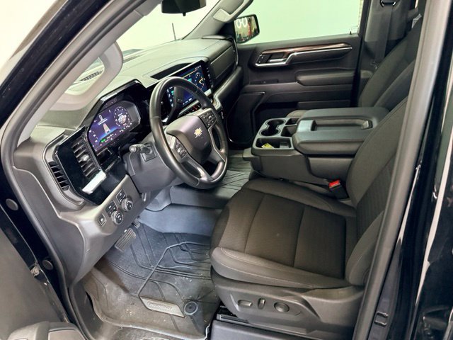Used 2024 Chevrolet Silverado 1500 LT AWD/4WD image 16