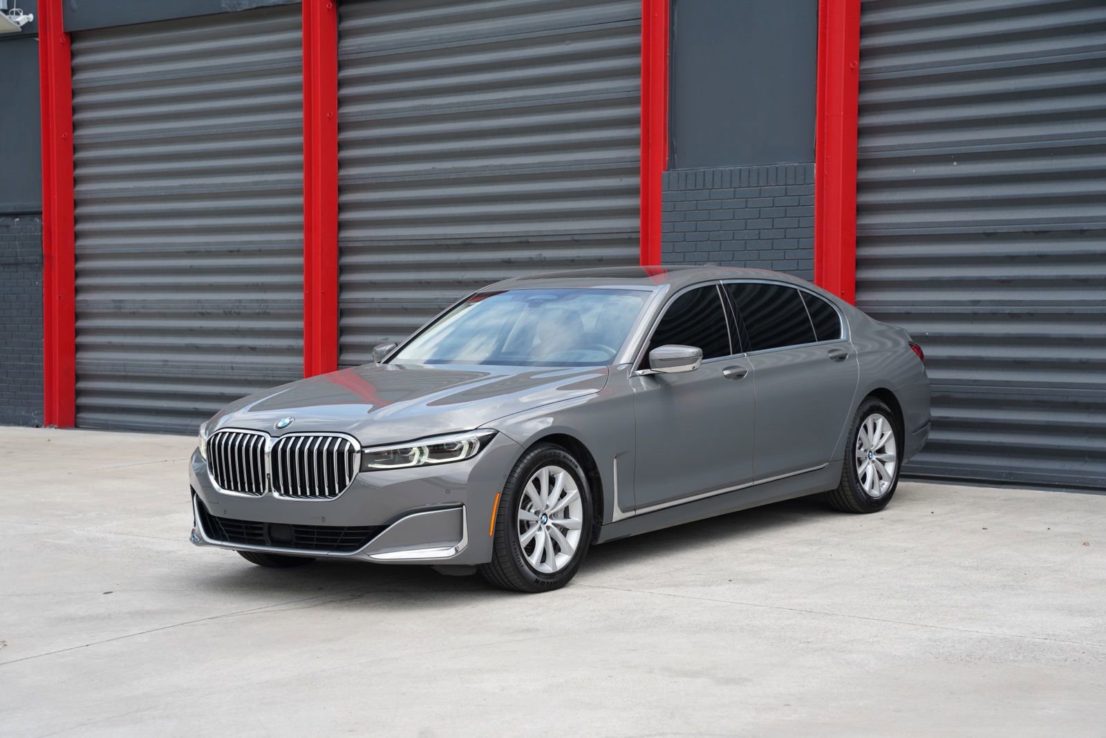 Used 2022 BMW 740i xDrive w/ Premium Package AWD/4WD image 1