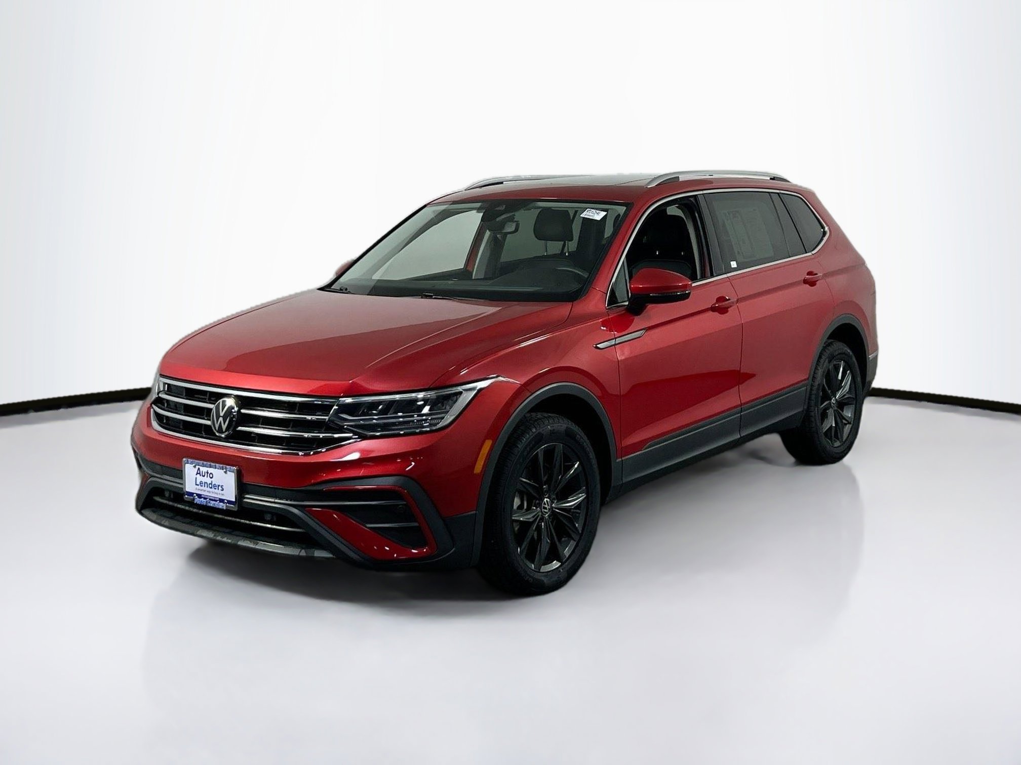 Used 2022 Volkswagen Tiguan SE image 1
