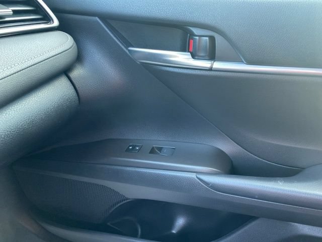 Used 2022 Toyota Camry SE FWD image 16