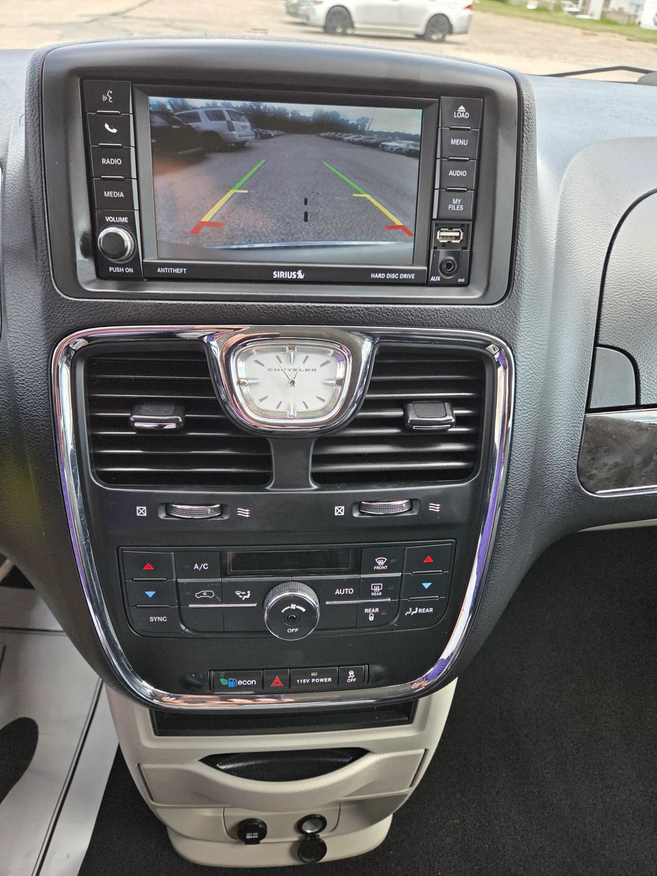 Used 2016 Chrysler Town & Country Touring FWD image 26