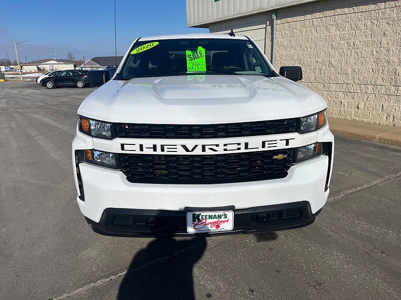 Used 2020 Chevrolet Silverado 1500 Custom w/ Custom Value Package AWD/4WD image 3