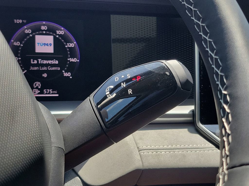 New 2026 Volkswagen Tiguan SE FWD image 10