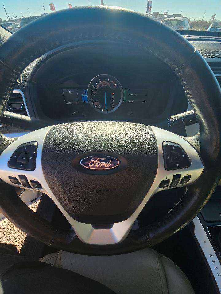 Used 2015 Ford Explorer XLT w/ Equipment Group 202A image 17