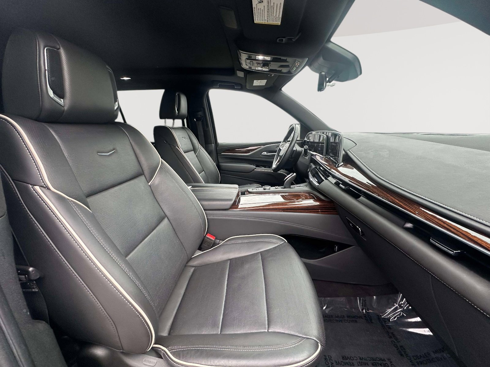 Used 2022 Cadillac Escalade Premium Luxury w/ LPO, Illumination Package image 30