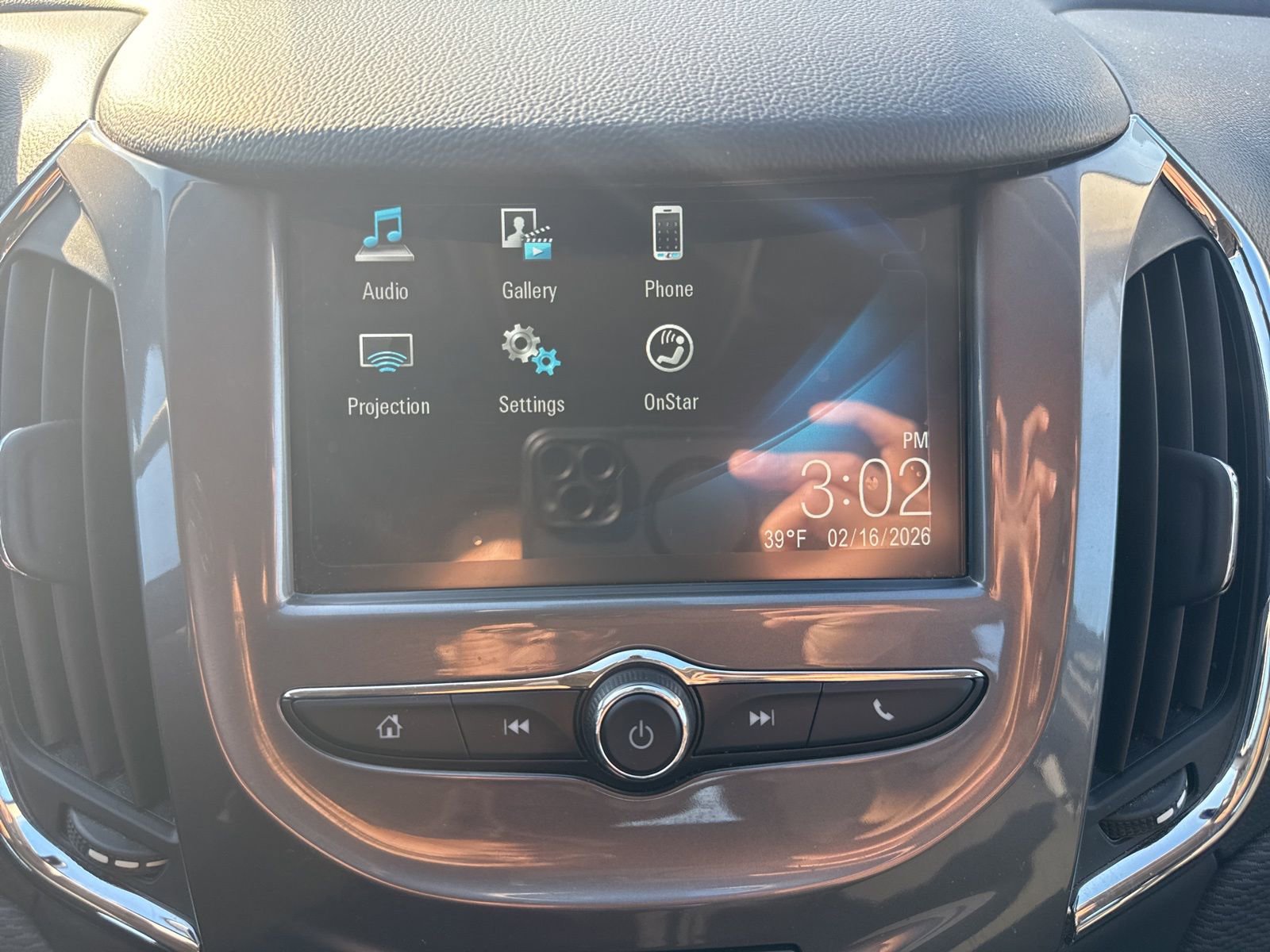 Used 2018 Chevrolet Cruze LT w/ Convenience Package image 21