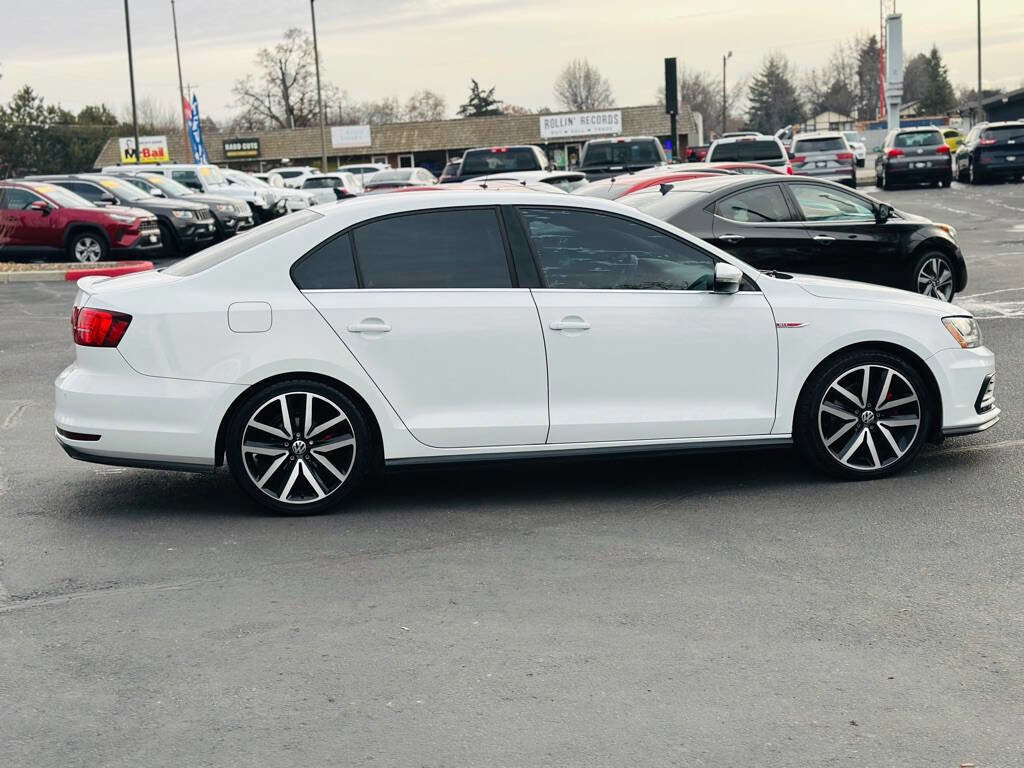 Used 2017 Volkswagen Jetta GLI image 8