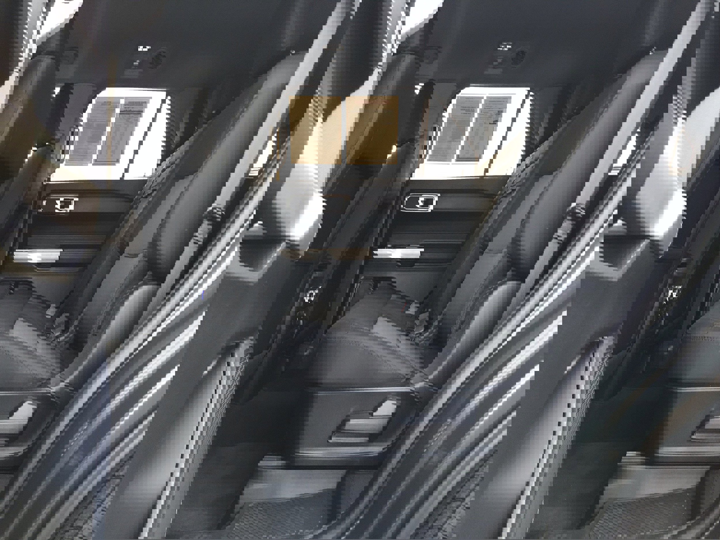 Used 2022 Ford Explorer XLT image 13