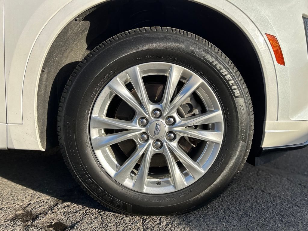 Used 2024 Cadillac XT6 Luxury w/ LPO, Floor Liner Package AWD/4WD image 2