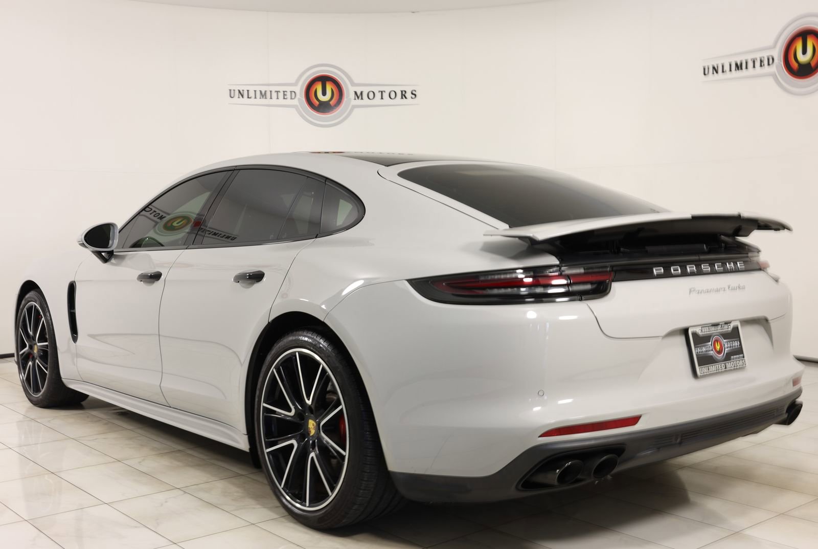 Used 2018 Porsche Panamera Turbo AWD/4WD image 4