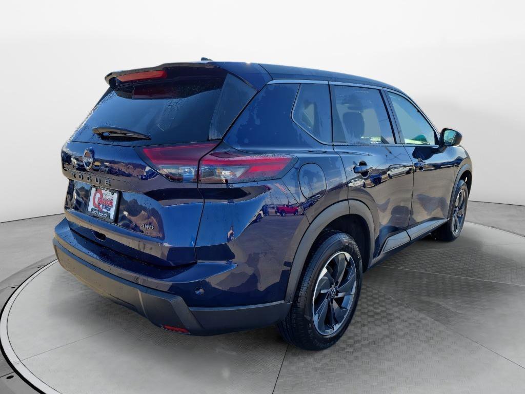 Used 2025 Nissan Rogue SV image 5