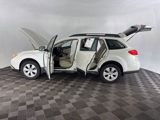 Used 2011 Subaru Outback 2.5i Limited image 11