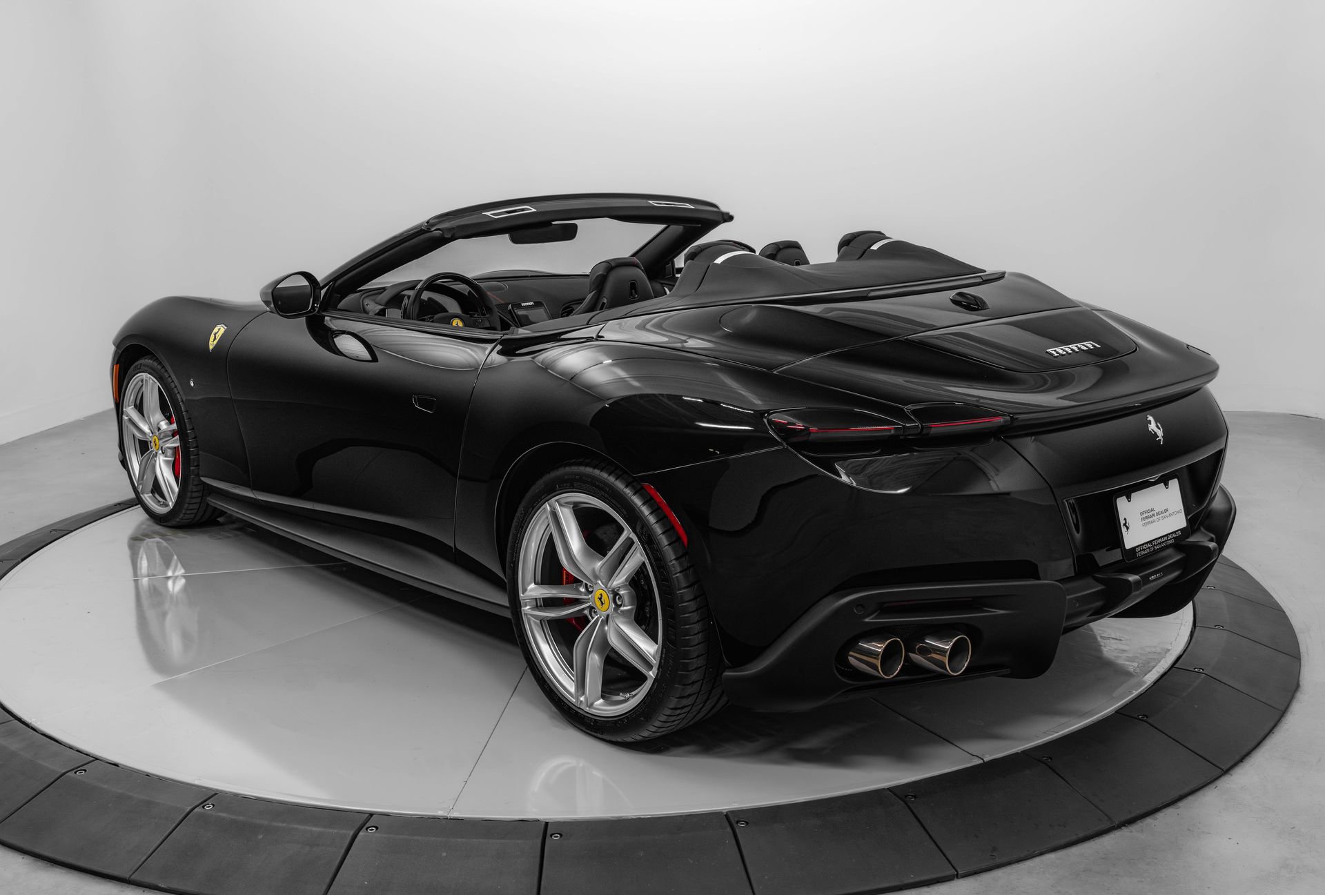 Certified 2025 Ferrari Roma Spider RWD image 14