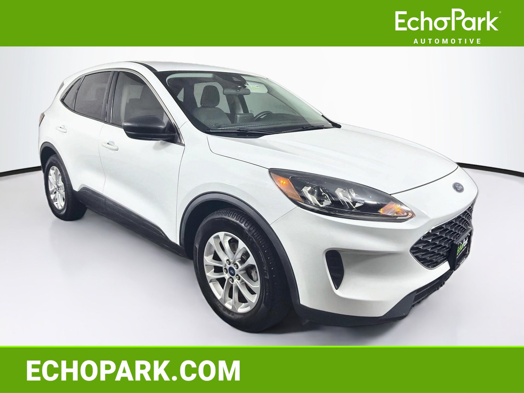 Used 2022 Ford Escape SE FWD image 1