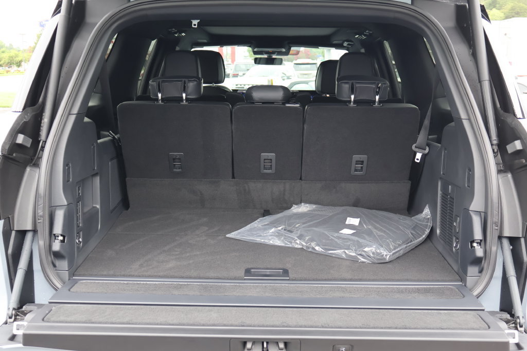New 2027 Lincoln Navigator L Reserve w/ Jet Appearance Package AWD/4WD image 23