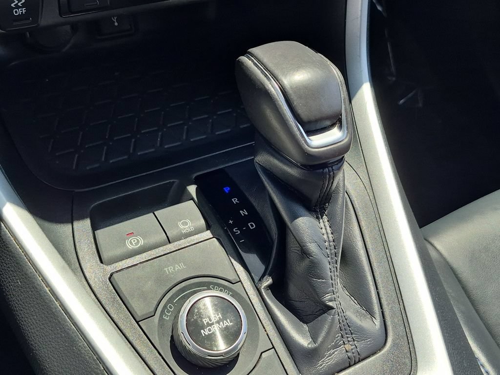 Used 2020 Toyota RAV4 XSE w/ Carpet Mat Package AWD/4WD image 10