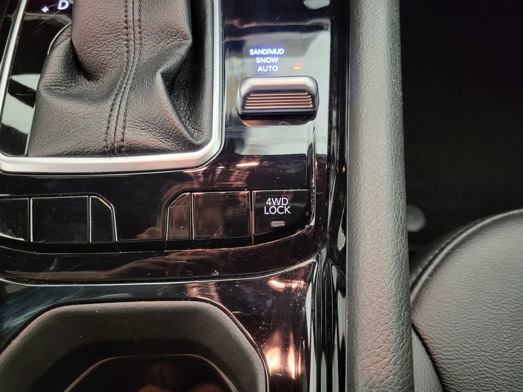 Used 2025 Jeep Compass Limited image 6