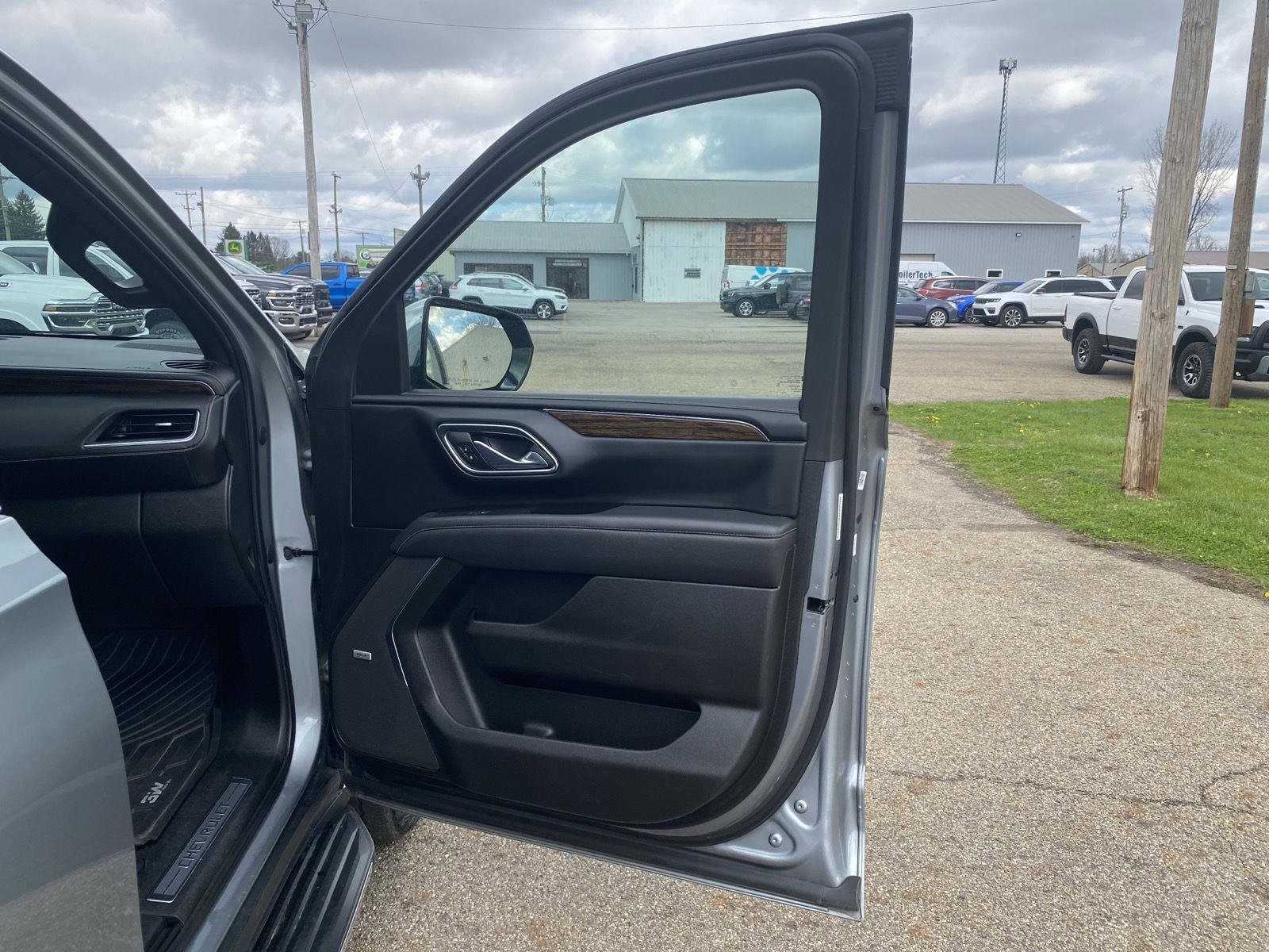 Used 2023 Chevrolet Tahoe Premier image 36