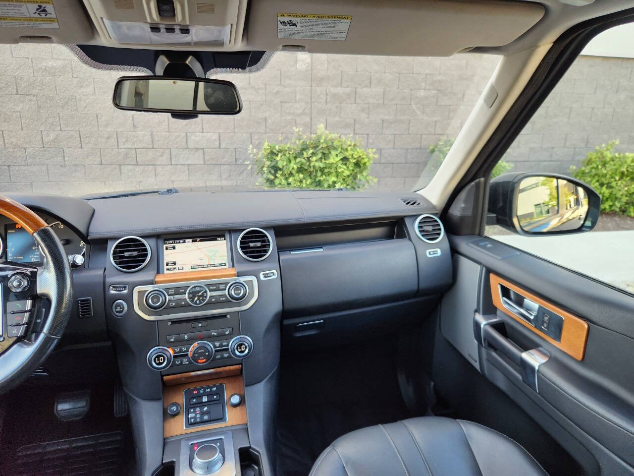 Used 2015 Land Rover LR4 HSE AWD/4WD image 21