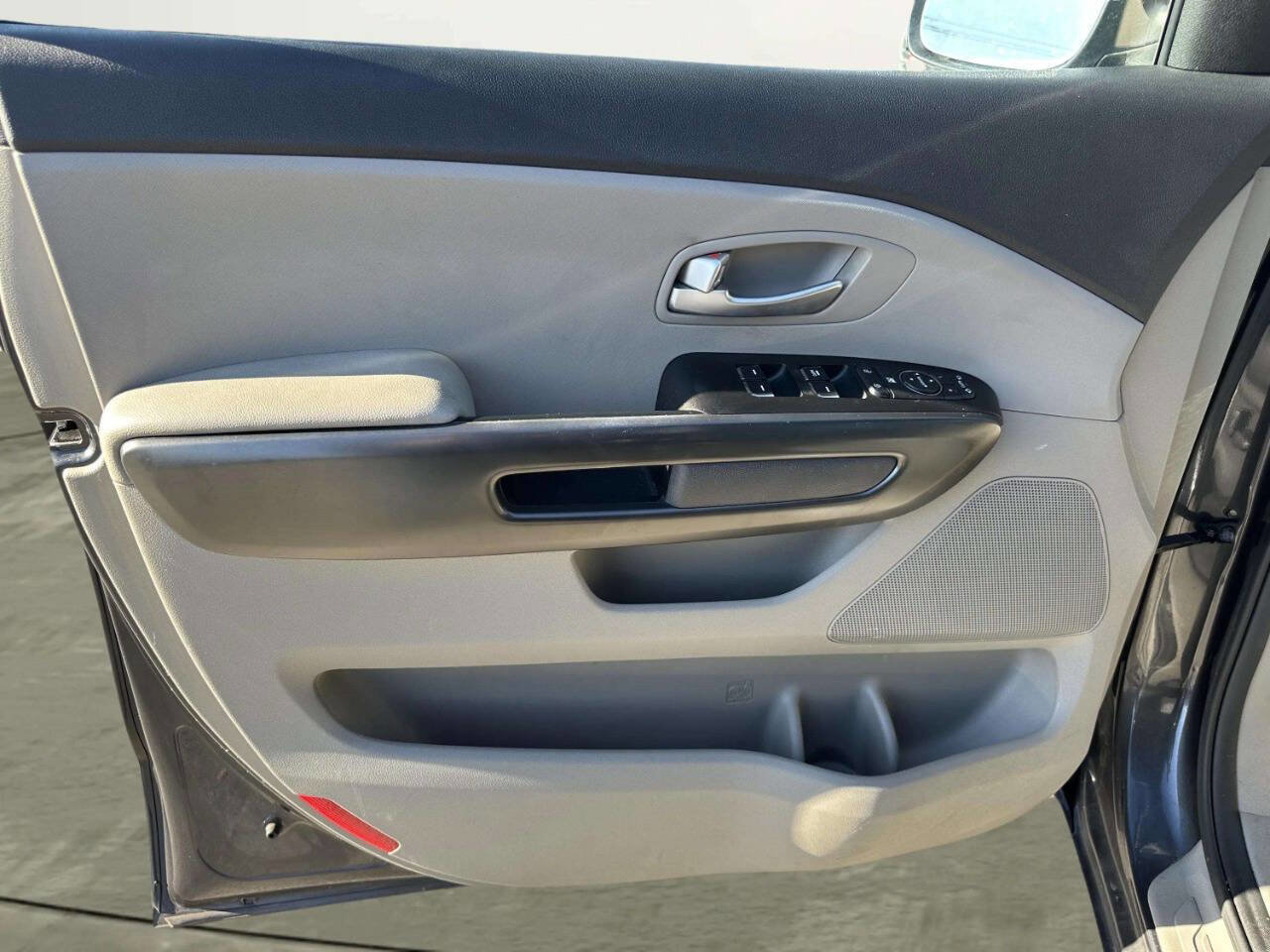 Used 2017 Kia Sedona LX w/ LX Essentials Premium Package image 12