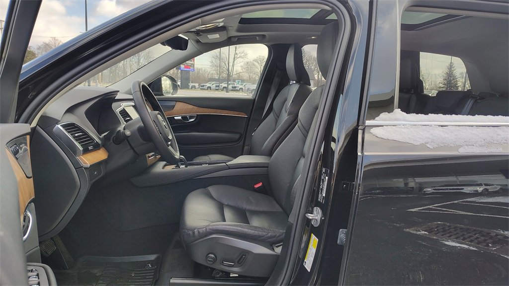 Certified 2024 Volvo XC90 B6 Plus w/ Protection Package Premier image 7