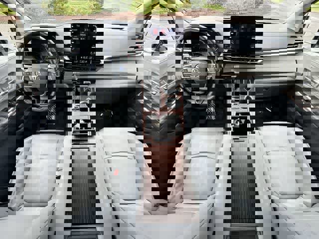 Used 2023 Toyota Sienna XLE image 20