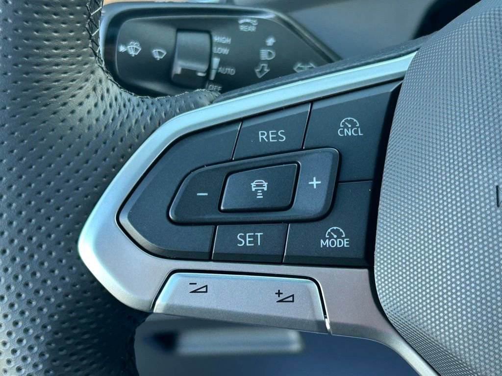 Used 2026 Volkswagen Tiguan SEL R-Line image 18