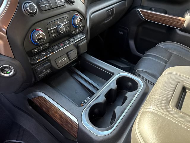 Used 2020 Chevrolet Silverado 1500 High Country w/ Technology Package AWD/4WD image 24