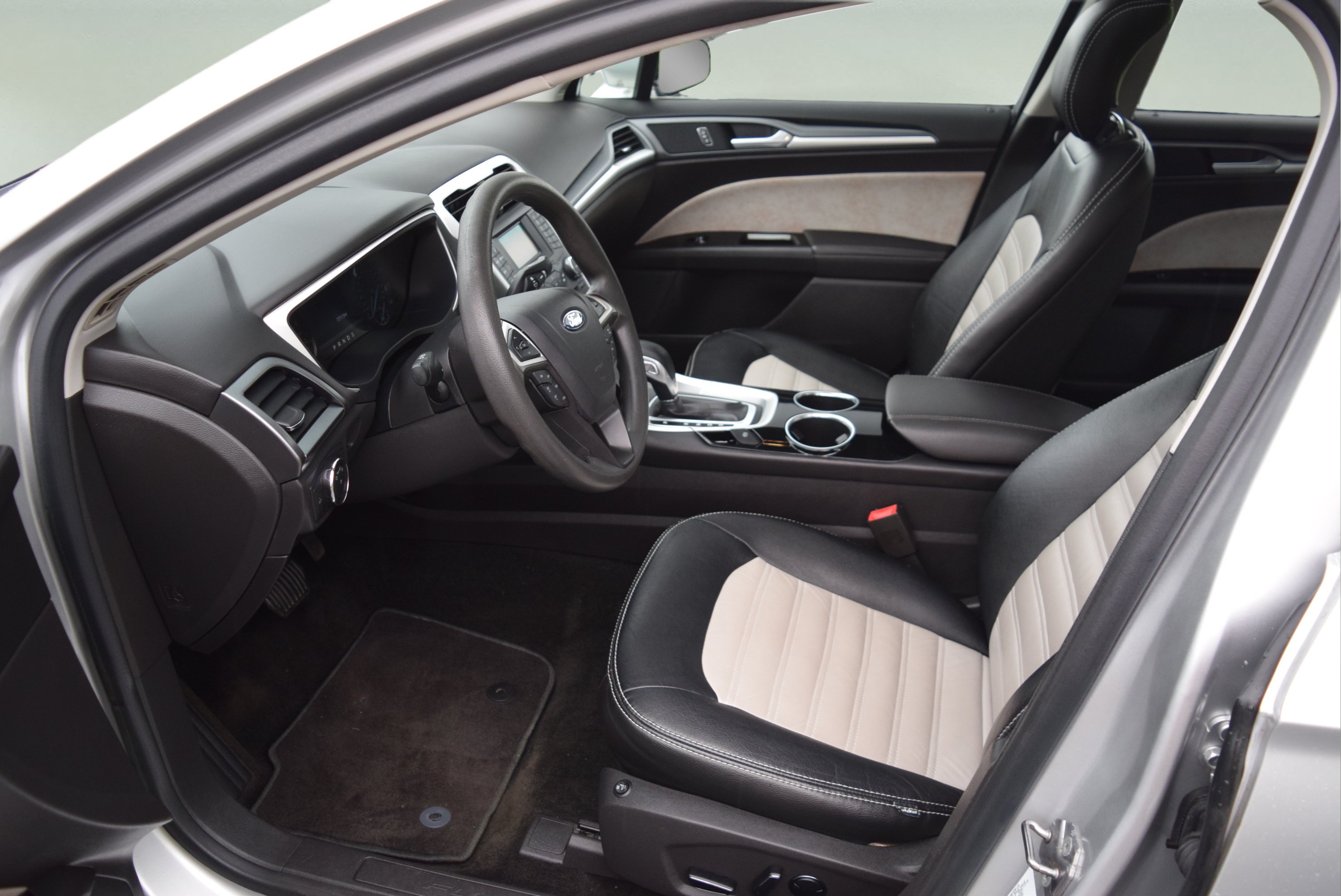 Used 2013 Ford Fusion SE FWD image 8
