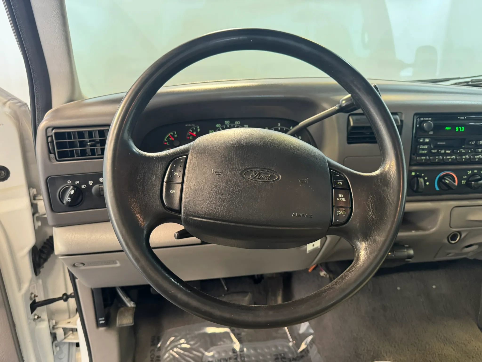 Used 2001 Ford F350 2WD Regular Cab Super Duty image 12