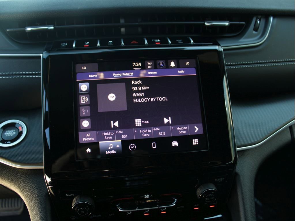 New 2025 Jeep Grand Cherokee L Laredo image 16