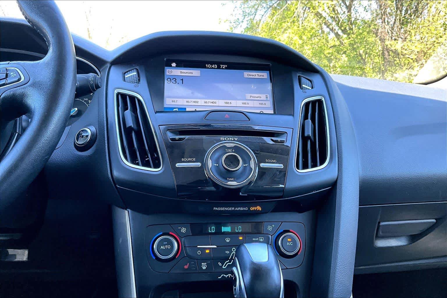 Used 2017 Ford Focus Titanium FWD image 36