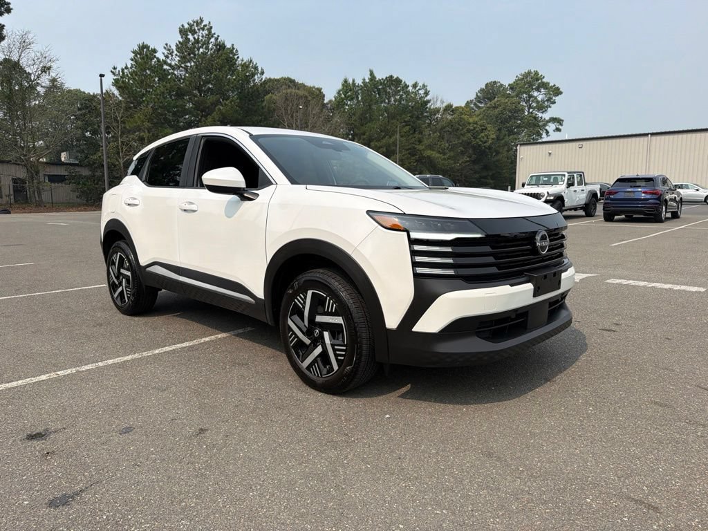 Certified 2025 Nissan Kicks SV FWD image 4