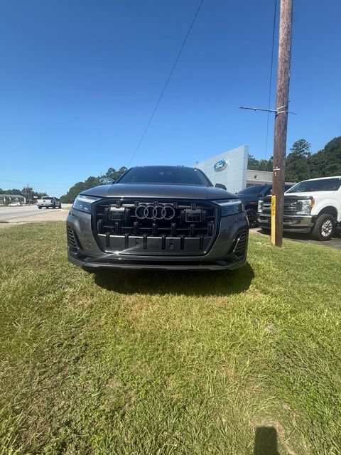Used 2025 Audi Q7 3.0T Premium Plus AWD/4WD image 2