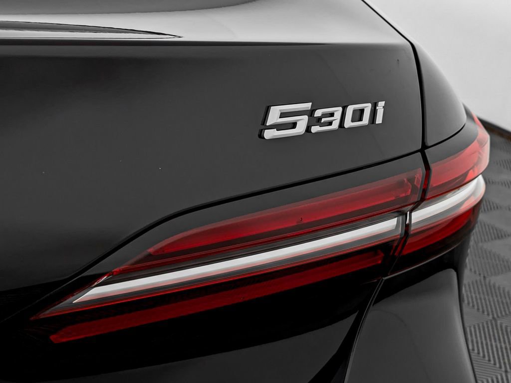 Used 2025 BMW 530i xDrive image 11