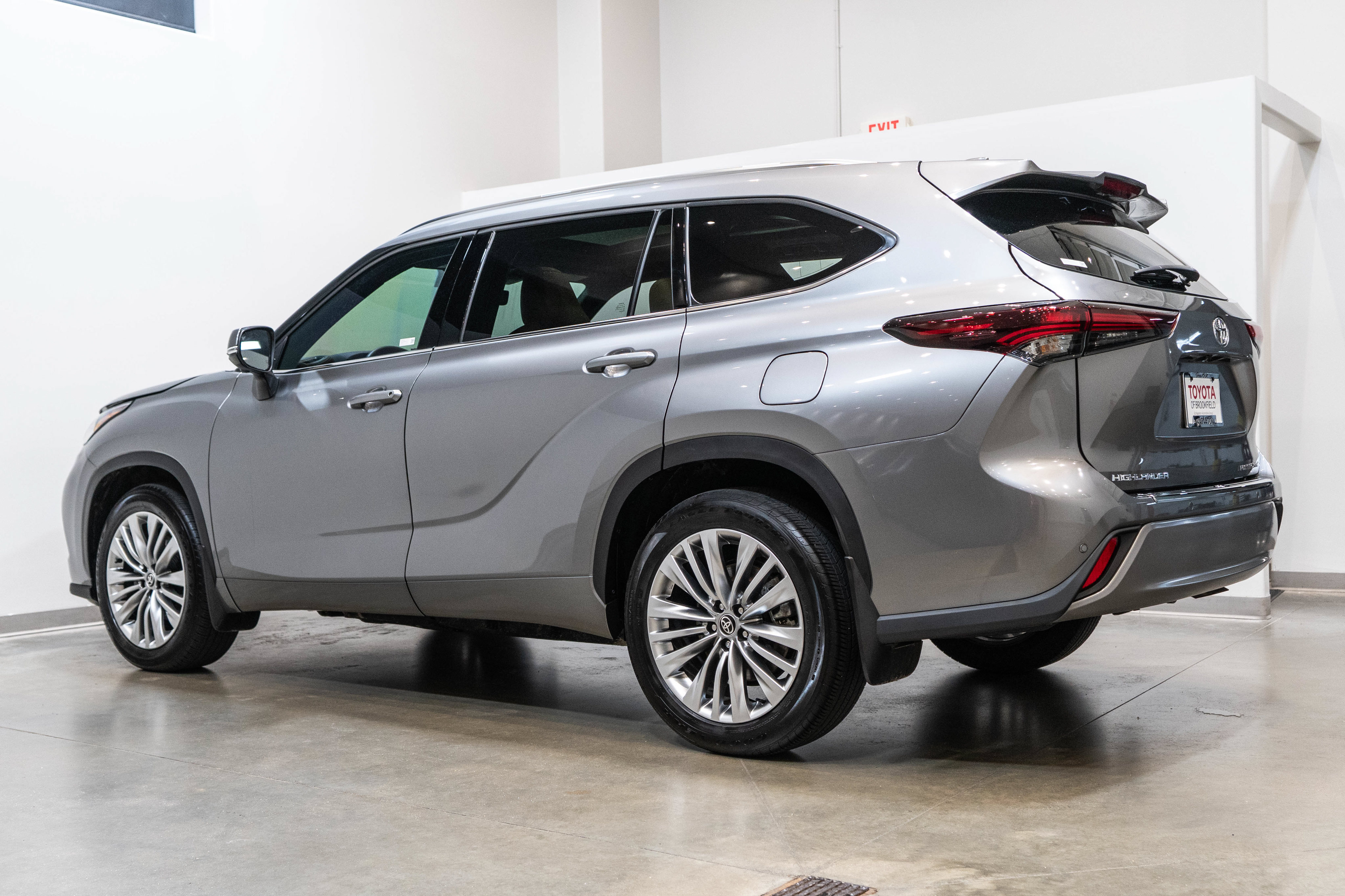 Certified 2026 Toyota Highlander Platinum AWD/4WD image 7