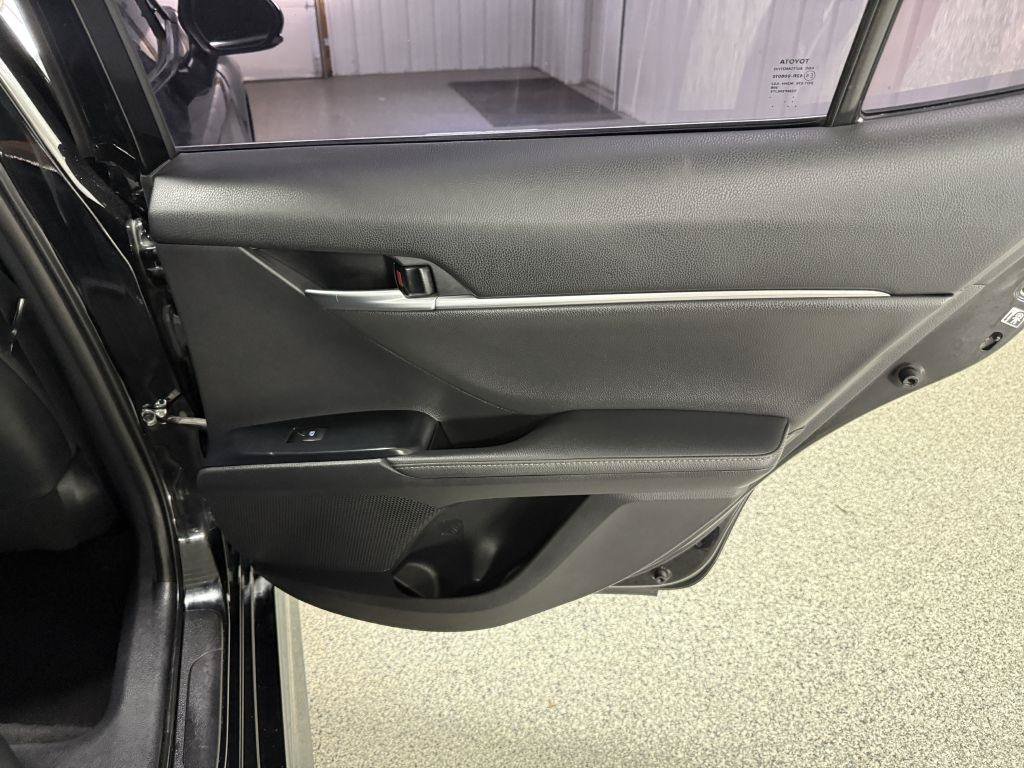 Used 2019 Toyota Camry XSE FWD image 31