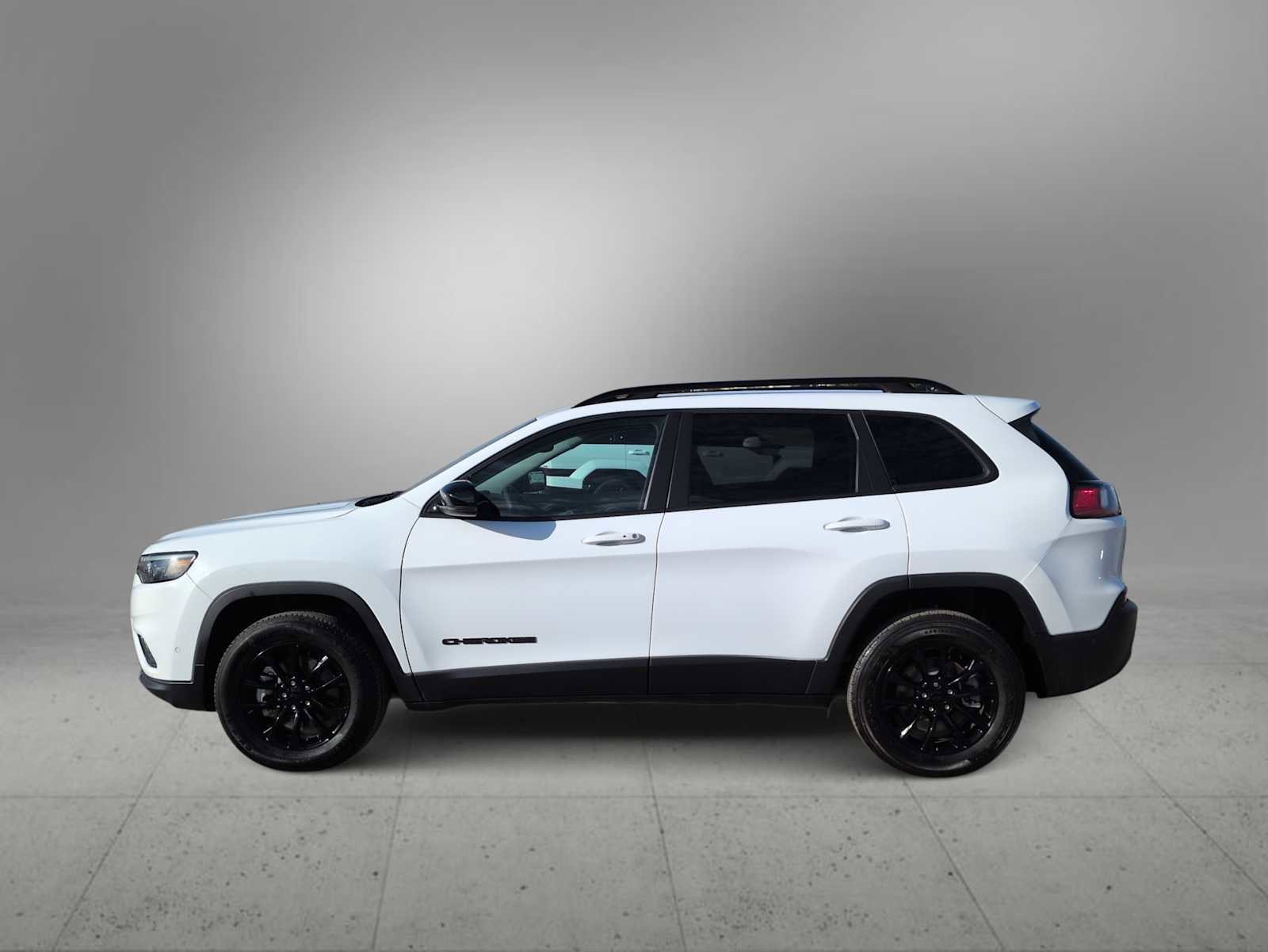 Used 2023 Jeep Cherokee Altitude Lux image 5