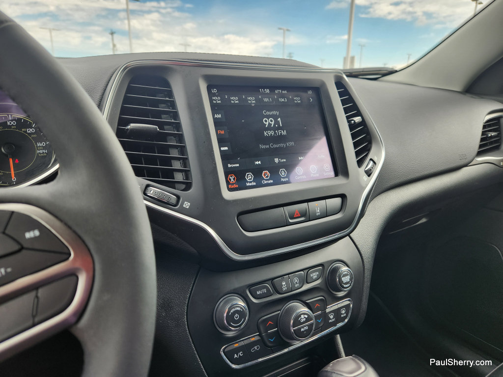 Used 2022 Jeep Cherokee Latitude Lux w/ Mopar Interior Package AWD/4WD image 31
