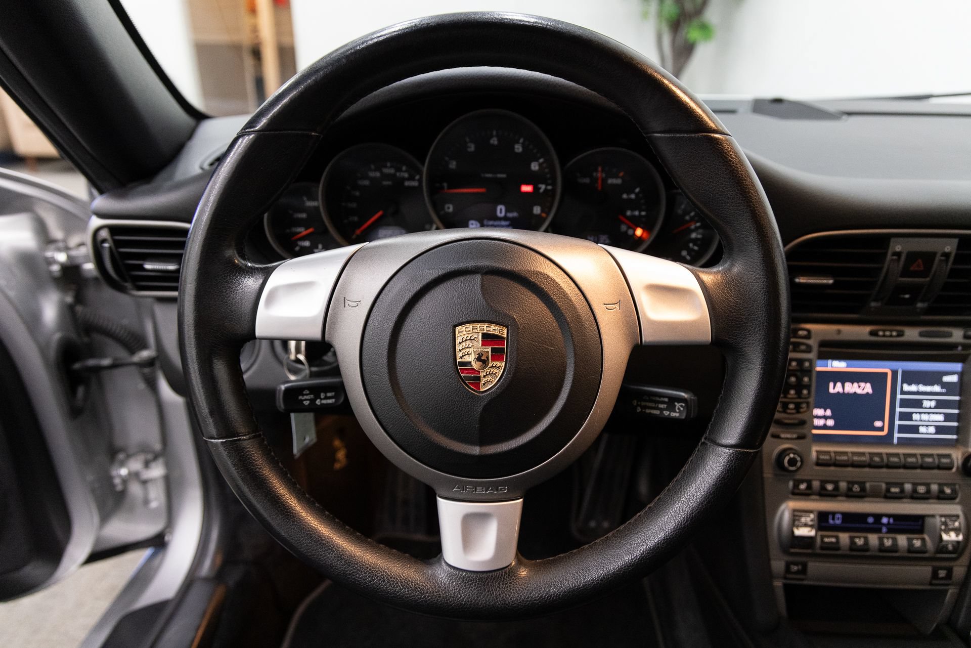Used 2005 Porsche 911 Carrera RWD image 16
