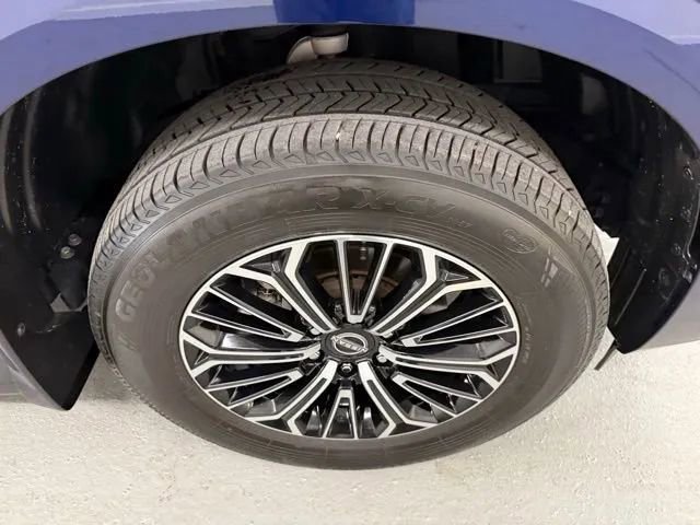 Used 2025 Nissan Armada SL image 4