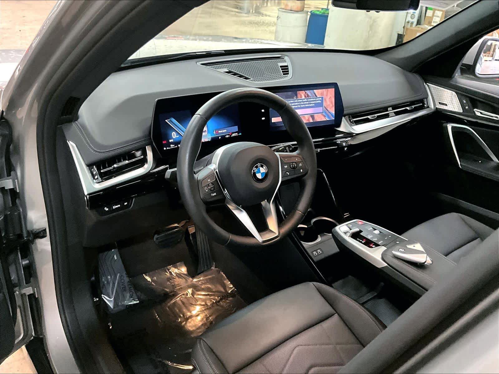 Used 2025 BMW X1 xDrive28i w/ Convenience Package AWD/4WD image 16