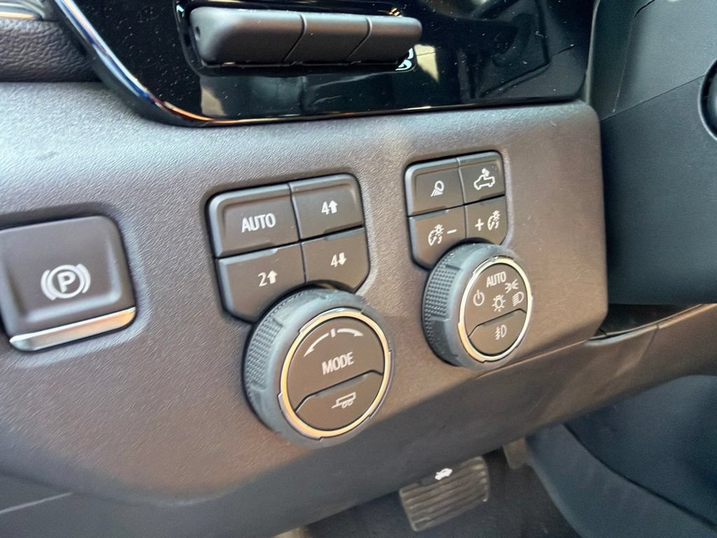 New 2026 Chevrolet Silverado 1500 High Country AWD/4WD image 17