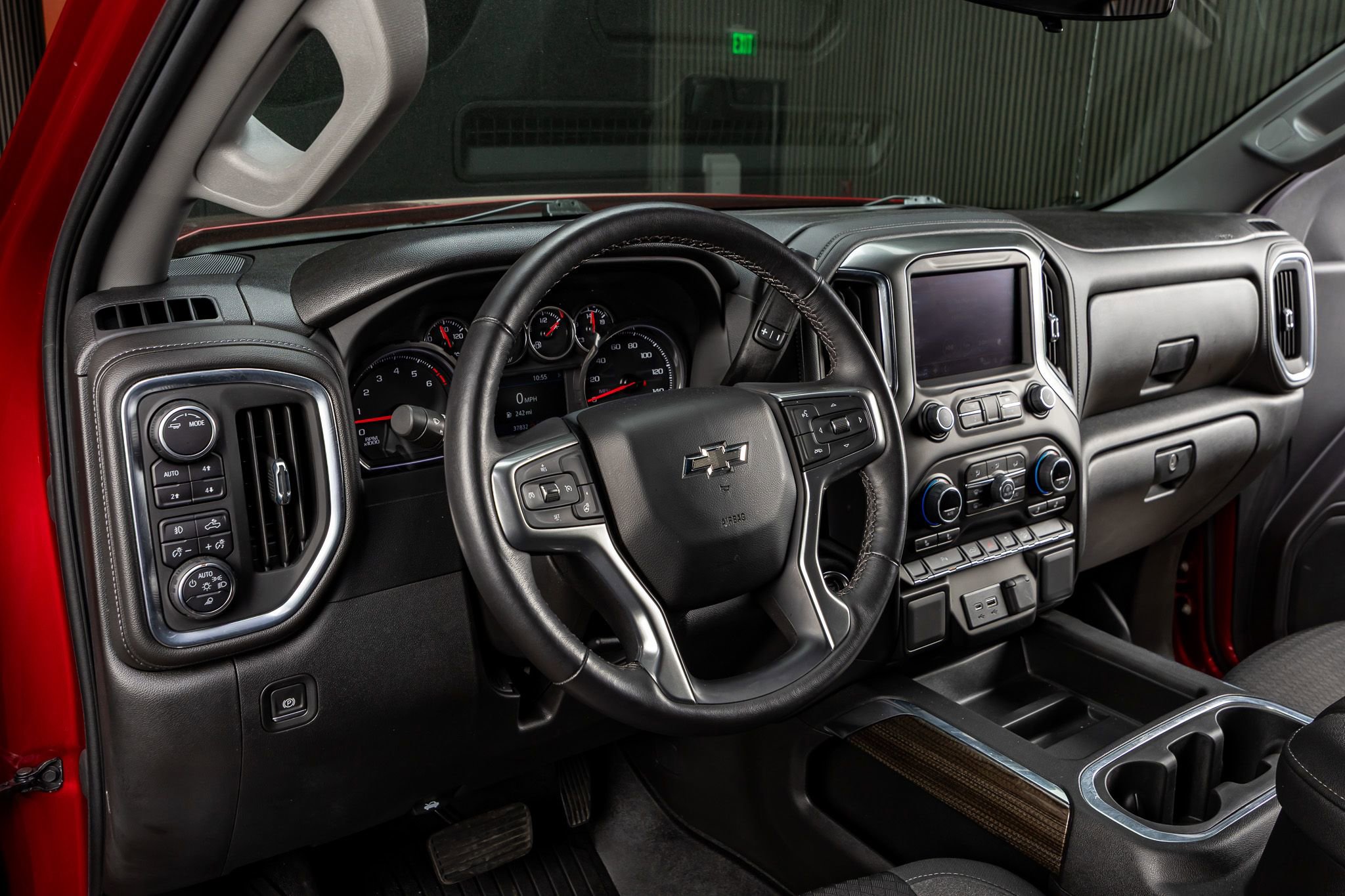 Used 2022 Chevrolet Silverado 1500 LT Trail Boss w/ Safety Package image 17