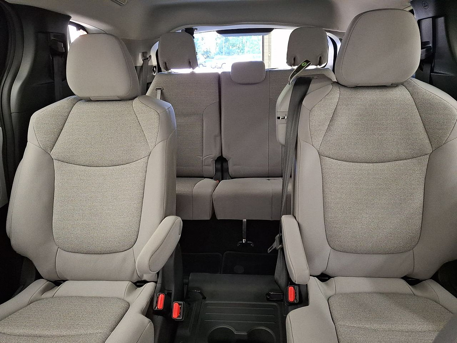 Certified 2026 Toyota Sienna LE AWD/4WD image 23