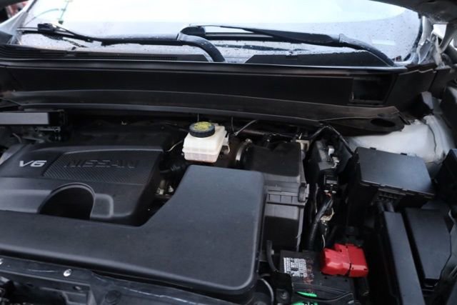 Used 2019 Nissan Pathfinder SV image 40