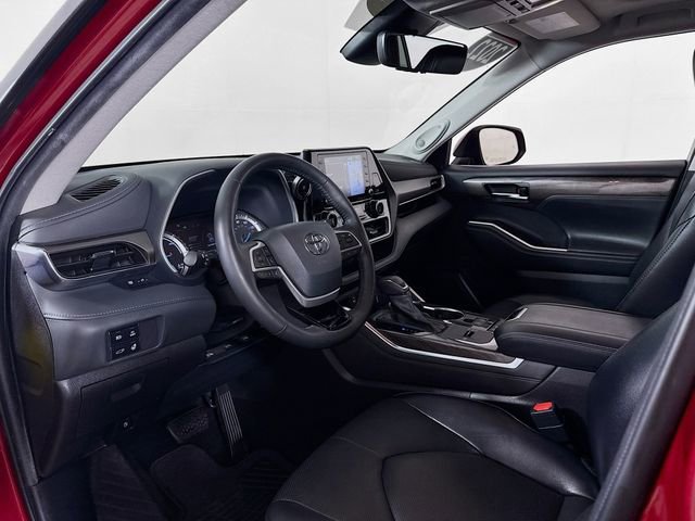 Used 2022 Toyota Highlander Limited image 7
