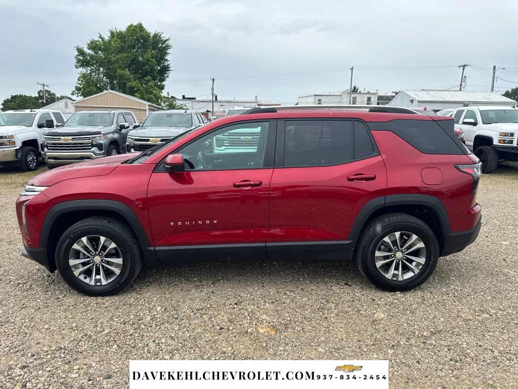Used 2025 Chevrolet Equinox LT w/ Convenience Package II FWD image 2