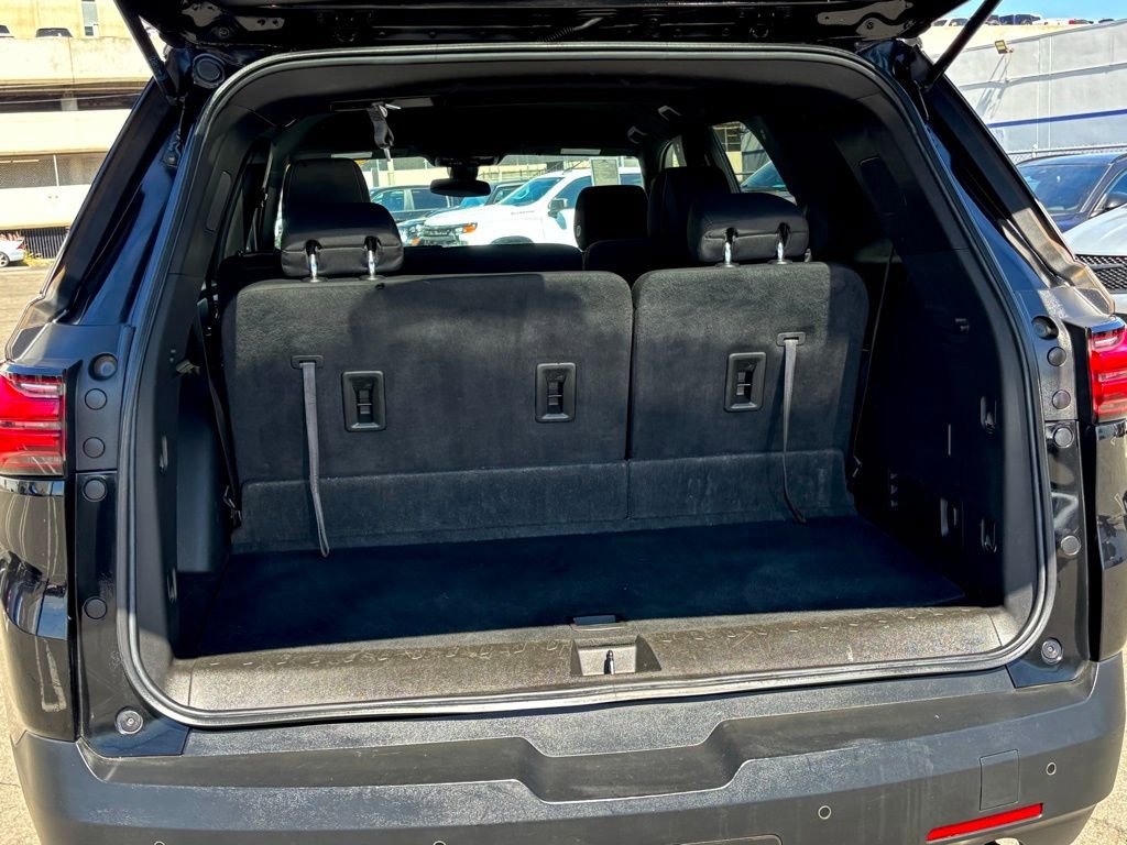 Used 2023 Chevrolet Traverse LT image 25