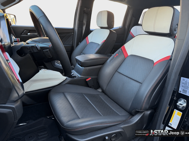 Used 2024 GMC Canyon AT4X AWD/4WD image 10
